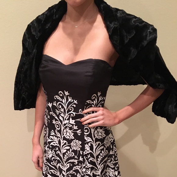 Black Faux Fur Shrug | Poshmark